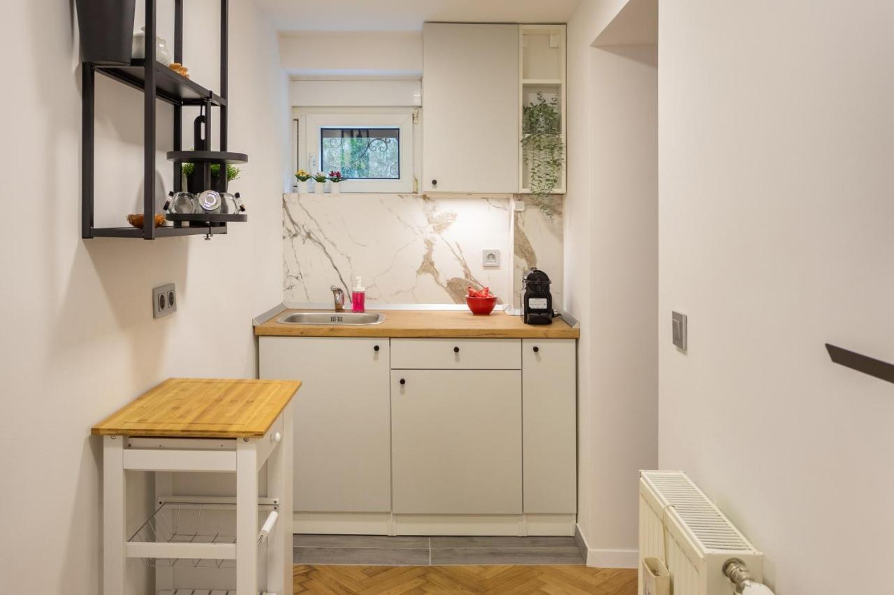 Modern Studio Near British Square Apartment Загреб Екстериор снимка