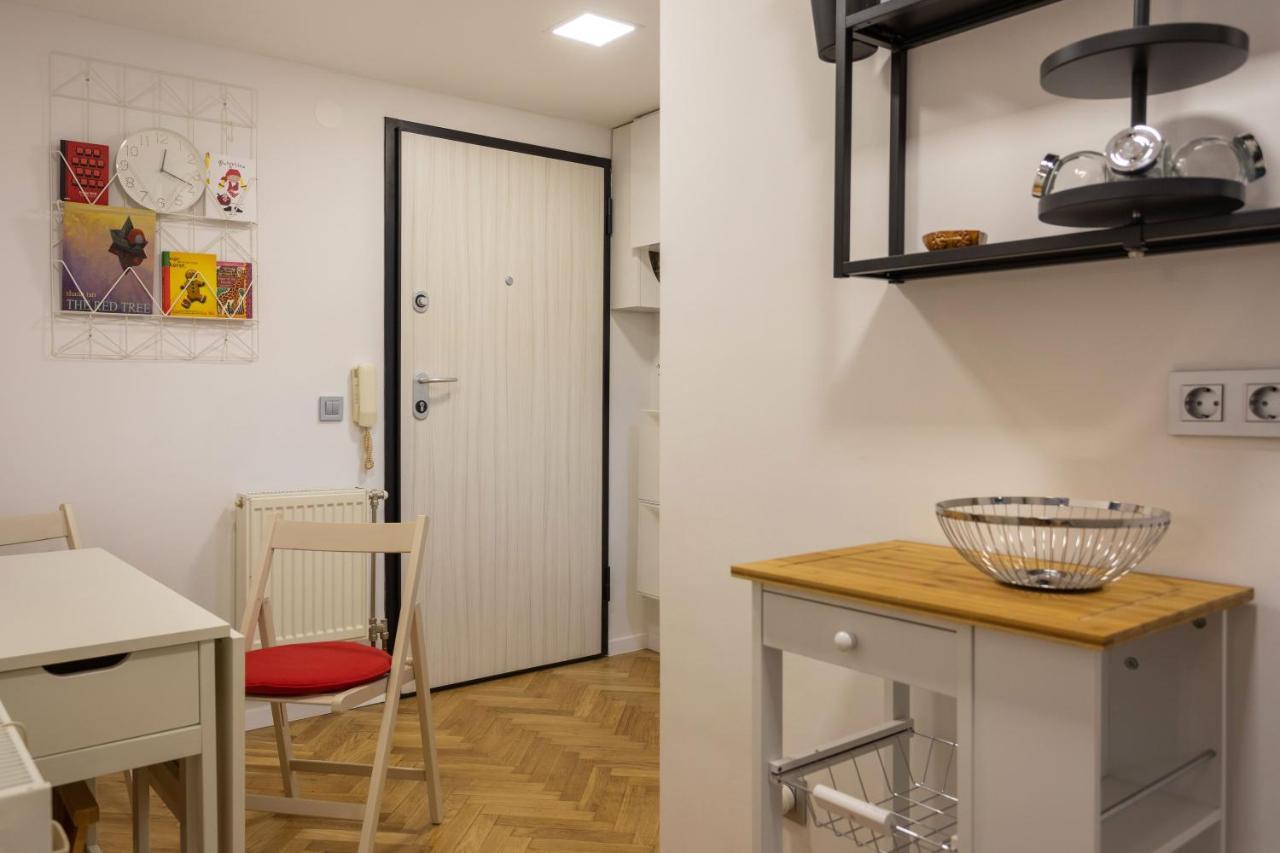 Modern Studio Near British Square Apartment Загреб Екстериор снимка