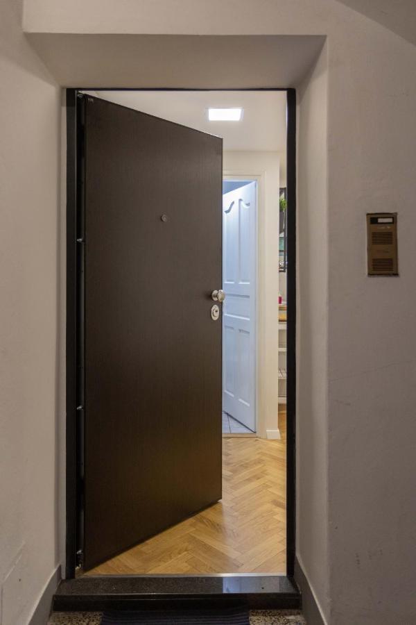 Modern Studio Near British Square Apartment Загреб Екстериор снимка